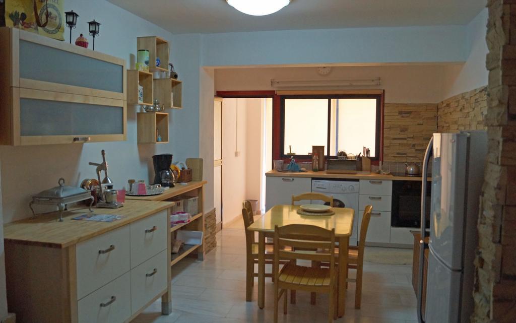 Destalo Court Larnaca Apartment Room photo