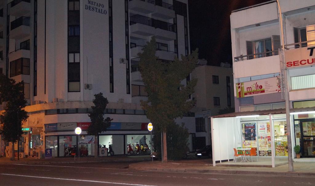 Destalo Court Larnaca Apartment Exterior photo